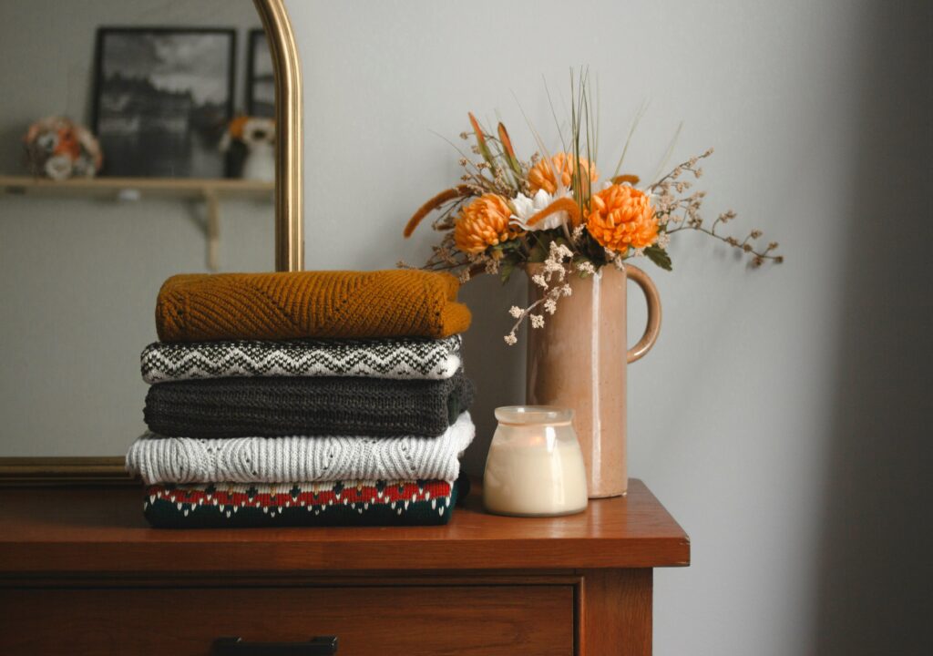 Tips for Easing from Hot Summer Vibes to Cozy Fall Warmth